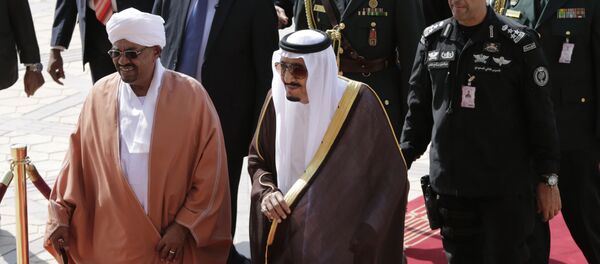 الرئيس السوداني عمر البشير والعاهل السعودي الملك سلمان بن عبد العزيز - سبوتنيك عربي