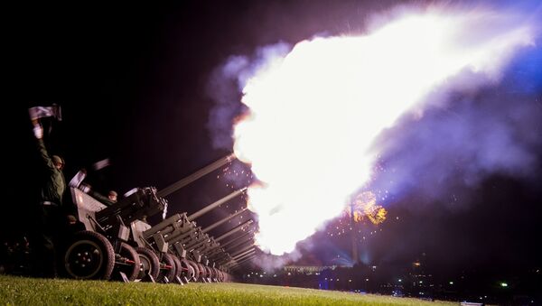 طلقات الاحتفال بيوم النصر - سبوتنيك عربي