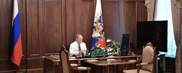 بوتين في مكتبه بقصر الكرملين - سبوتنيك عربي