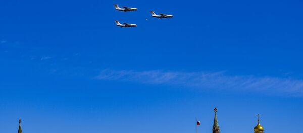 عرض عسكري جوي  بمناسبة الذكرى الـ 73 لعيد النصر على قوات ألمانيا النازية  في الحرب الوطنية العظمى (1941 - 1945) في موسكو، 9 مايو/ أيار 2018 - سبوتنيك عربي