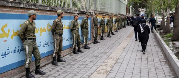احتجاجات في طهران بعد خروج دونالد ترامب من صفقة الاتفاق النووي مع إيران، 9 مايو/ أيار 2018 احتجاجات في طهران بعد خروج دونالد ترامب من صفقة الاتفاق النووي مع إيران، 9 مايو/ أيار 2018 - سبوتنيك عربي