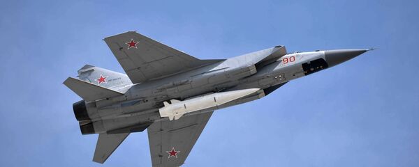 طائرة ميغ-31  تحمل صاروخ كينجال الأسرع من الصوت - سبوتنيك عربي