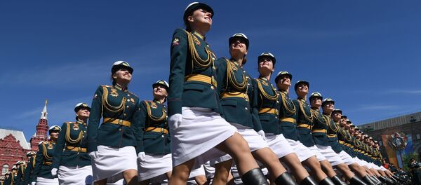 عرض عسكري بمناسبة الذكرى الـ 73 لعيد النصر على قوات ألمانيا النازية في الحرب الوطنية العظمى (1941 - 1945) في موسكو، 9 مايو/ أيار 2018 - سبوتنيك عربي