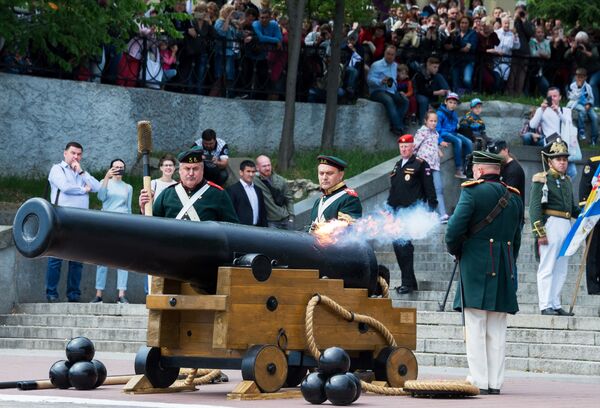 الاحتفال بالذكرى الـ 235 لتأسيس أسطول البحر الأسود في سيفاستوبل، القرم، روسيا - سبوتنيك عربي