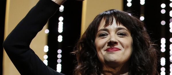 الممثلة الإيطالة آسيا أرجينتو في ختام مهرجان كان السينمائي الدولي الـ 71، 19 مايو/أيار 2018 الممثلة الإيطالة آسيا أرجينتو في ختام مهرجان كان السينمائي الدولي الـ 71، 19 مايو/أيار 2018 - سبوتنيك عربي