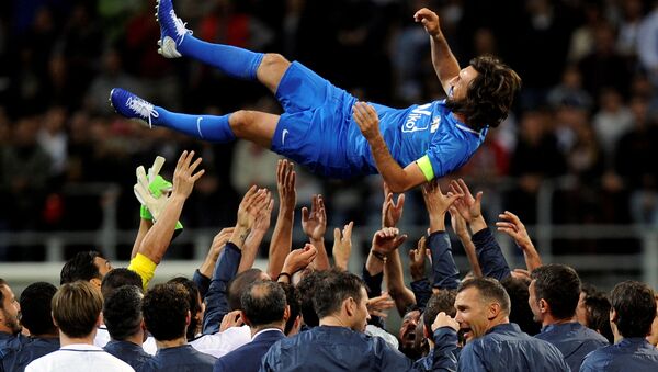 اعتزال بيرلو اعتزال بيرلو - سبوتنيك عربي