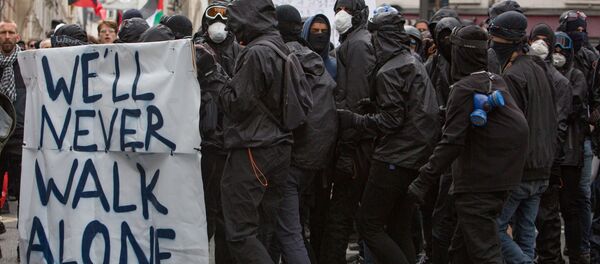 احتجاجات ضد الإصلاحات الاقتصادية للرئيس الفرنسي إيمانويل ماركون في باريس، فرنسا احتجاجات ضد الإصلاحات الاقتصادية للرئيس الفرنسي إيمانويل ماركون في باريس، فرنسا - سبوتنيك عربي