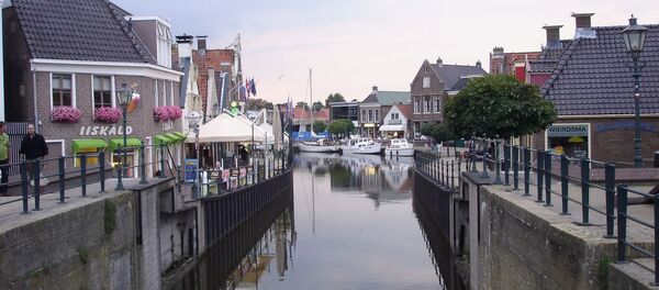 مشهد للقناة وإحدى الشوارع في هولندا - سبوتنيك عربي