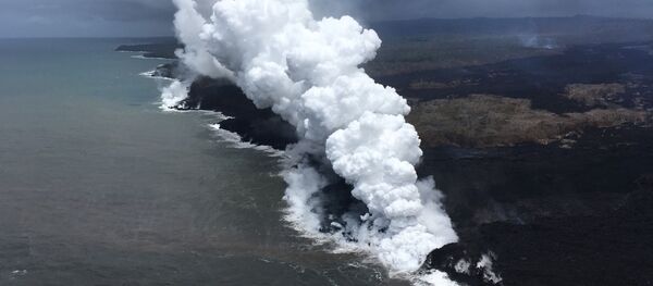 تدفق الحمم البركانية من بركان كيلاويا في جزيرة هاواي، 26 مايو/ أيار 2018 - سبوتنيك عربي