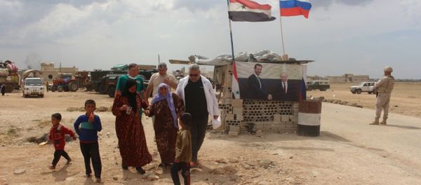 عودة الأهالي بريف إدلب برعاية روسية - سبوتنيك عربي