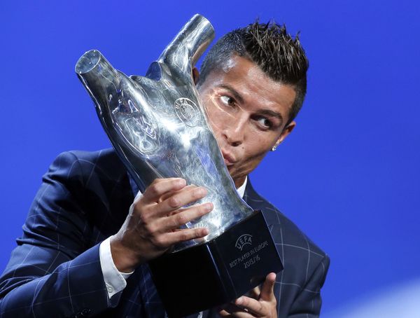 لاعب كرة القدم البرتغالي كريستيانو رونالدو، براتب 108 مليون دولار لاعب كرة القدم البرتغالي كريستيانو رونالدو، براتب 108 مليون دولار - سبوتنيك عربي
