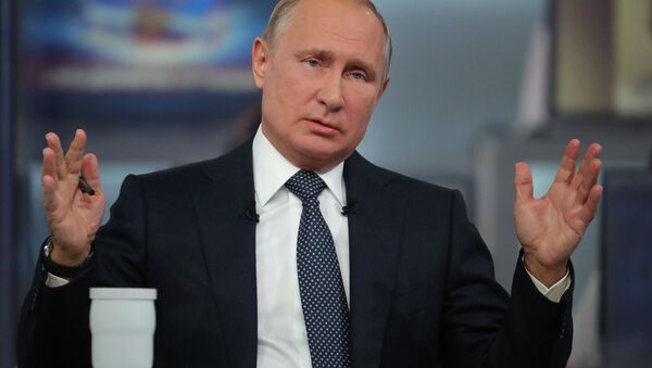 الخط المباشر مع الرئيس فلاديمير بوتين - الحوار السنوي مع الشعب الروسي، موسكو 7 يونيو/ حزيران 2018 - سبوتنيك عربي