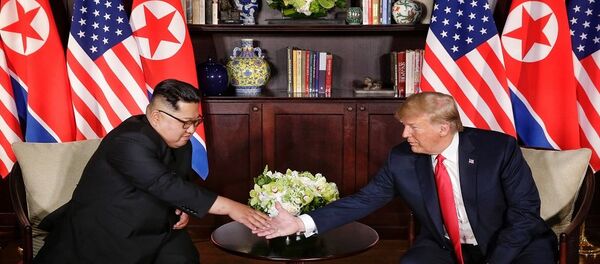 قمة الرئيس الأمريكي دونالد ترامب وزعيم كوريا الشمالية كيم جونغ أون في سنغافورة - سبوتنيك عربي
