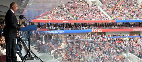 الرئيس فلاديمير بوتين خلال مراسم حفل افتتاح بطولة كأس العالم فيفا روسيا 2018 في ملعب لوجنيكي بموسكو، روسيا 14 يونيو/ حزيران 2018 - سبوتنيك عربي