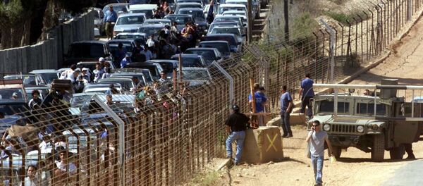 انسحاب لبنانيين عملاء لإسرائيل في عام 2000 - سبوتنيك عربي