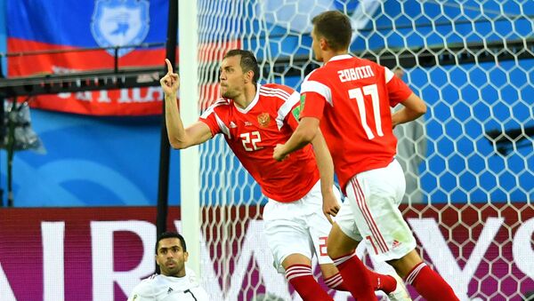 احتفال المنتخب الروسي بالهدف الأول - سبوتنيك عربي