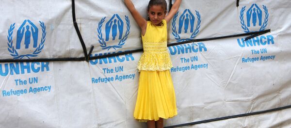 طفلة سورية لاجئة في إحدى مخيمات لبنان - سبوتنيك عربي