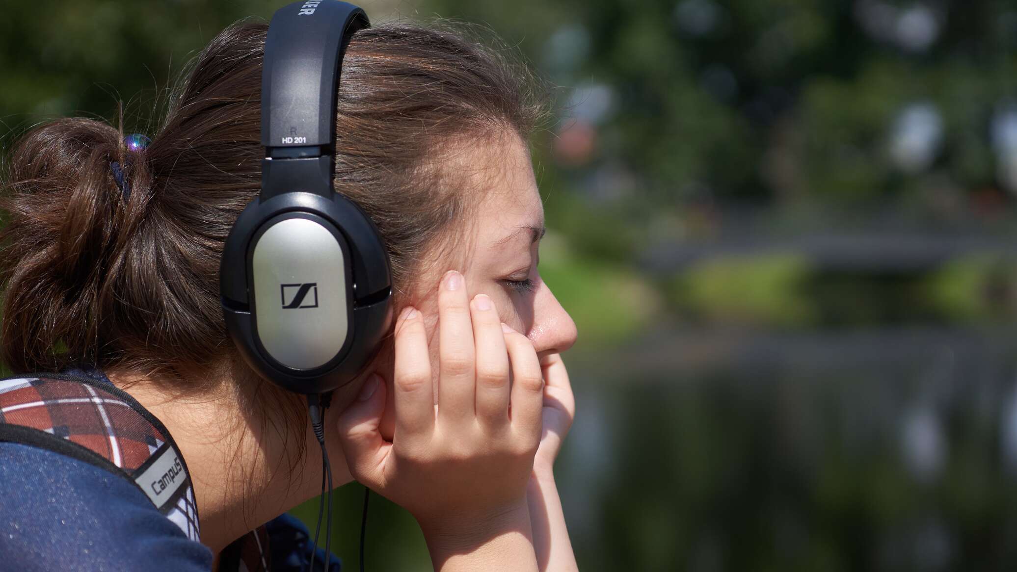 طنين الأذن والتوتر... علماء يحذرون من ظاهرة "رنين شومان" الخطيرة على الأرض