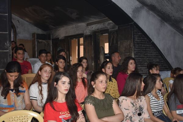 السلام والعراقيات الحسناوات في سهل نينوى بعد دحر داعش السلام والعراقيات الحسناوات في سهل نينوى بعد دحر داعش - سبوتنيك عربي