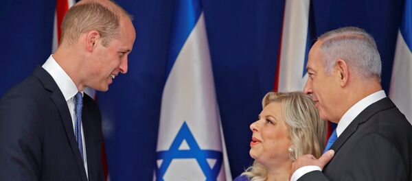 الأمير البريطاني وليام يلتقي رئيس الوزراء الإسرائيلي بنيامين نتنياهو وزوجته سارة، 26 يونيو/حزيران 2018 الأمير البريطاني وليام يلتقي رئيس الوزراء الإسرائيلي بنيامين نتنياهو وزوجته سارة، 26 يونيو/حزيران 2018 - سبوتنيك عربي