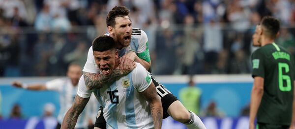 احتفال لاعبي الأرجنتين بالهدف الثاني - سبوتنيك عربي