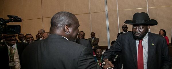 رئيس جنوب السودان سلفاكير ميارديت وزعيم الحركة الشعبية المعارضة رياك مشار في الخرطوم رئيس جنوب السودان سلفاكير ميارديت وزعيم الحركة الشعبية المعارضة رياك مشار في الخرطوم - سبوتنيك عربي