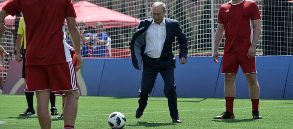 بوتين يسجل هدفا في حارس آلي - سبوتنيك عربي