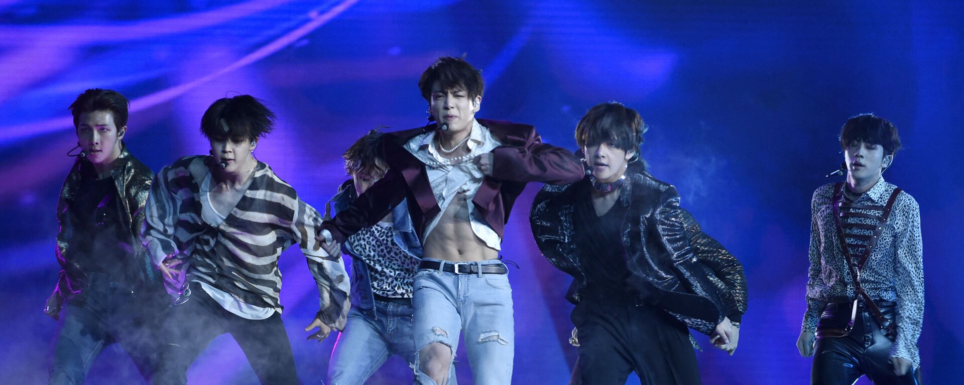 الفرقة الغنائية الجنوبية الكورية BTS الفرقة الغنائية الجنوبية الكورية BTS - سبوتنيك عربي, 1920, 20.02.2021