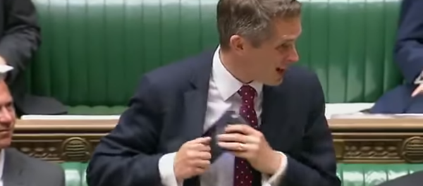 وزير الدفاع البريطاني جافين ويليامسون وزير الدفاع البريطاني جافين ويليامسون - سبوتنيك عربي