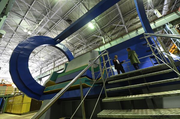 المصادم الروسي: كيف يستعد العلماء لانفجار كبير في مدينة دوبنا المصادم الروسي: كيف يستعد العلماء لانفجار كبير في مدينة دوبنا - سبوتنيك عربي