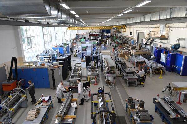 المصادم الروسي: كيف يستعد العلماء لانفجار كبير في مدينة دوبنا المصادم الروسي: كيف يستعد العلماء لانفجار كبير في مدينة دوبنا - سبوتنيك عربي