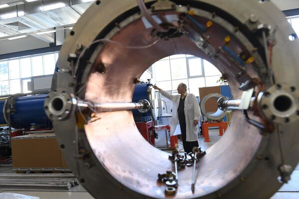 المصادم الروسي: كيف يستعد العلماء لانفجار كبير في مدينة دوبنا المصادم الروسي: كيف يستعد العلماء لانفجار كبير في مدينة دوبنا - سبوتنيك عربي