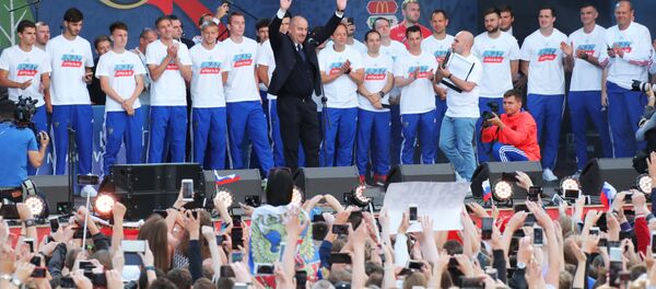 المدير الفني للمنتخب الروسي، ستانيسلاف تشيرتشيسوف - سبوتنيك عربي