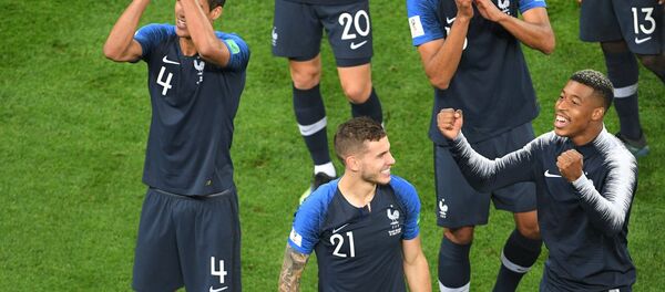 احتفال فرنسا بعد الوصول لنهائي كأس العالم احتفال فرنسا بعد الوصول لنهائي كأس العالم - سبوتنيك عربي