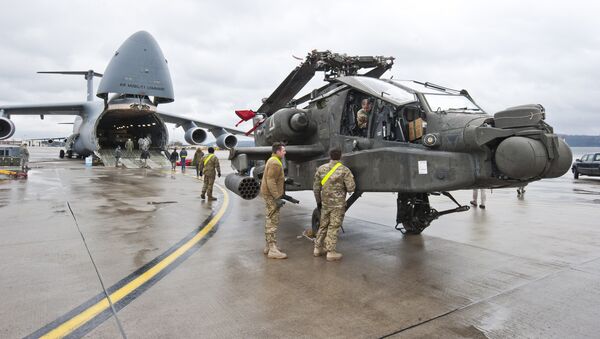 طائرة هليكوبتر هجومية من طراز AH-64 Apache - سبوتنيك عربي