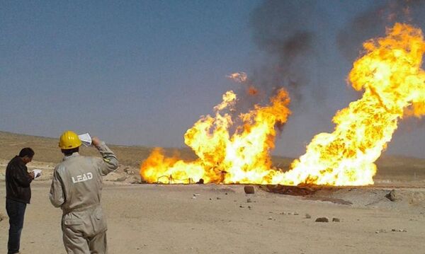 سوريا - حقول نفط مشتعلة بسبب الأعمال الإرهابية - سبوتنيك عربي