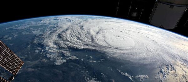 إعصار هارفي قبالة ساحل ولاية تكساس في الولايات المتحدة كما التقطته وكالة الفضاء الأمريكية ناسا - سبوتنيك عربي