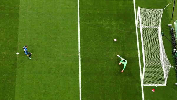 غريزمان ينفذ ضربة جزاء في نهائي كأس العالم - سبوتنيك عربي