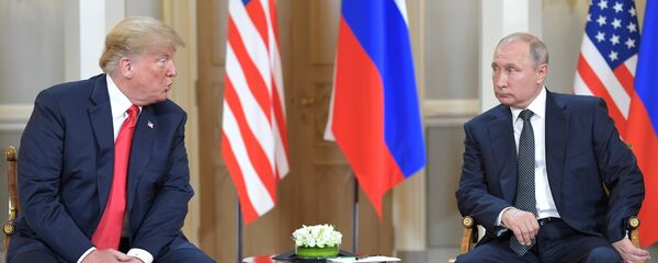 لقاء الرئيس الروسي فلاديمير بوتين والرئيس الأمريكي دونالد ترامب في هلسنكي، فنلندا 16 يويليو/ تموز 2018 - سبوتنيك عربي