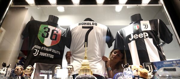 قميص رونالدو الجديد في نادي يوفنتوس - سبوتنيك عربي
