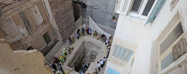 العثور على عدد من المومياء في تابوت أسود في الإسكندرية، شمال مصر 19 يوليو/ تموز 2018 - سبوتنيك عربي