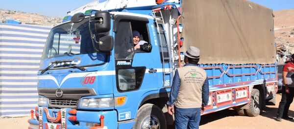 أهالي القلمون الغربي يغادرون عرسال اللبنانية ويعبرون عن سعادتهم في تسهيل إجراءات العودة - سبوتنيك عربي