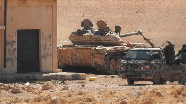 الجيش السوري يحشد لعملية وشيكة لاجتثاث عشرات آلاف المسلحين الأجانب على جبهات إدلب - سبوتنيك عربي