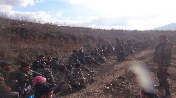 الجيش السوري يحشد لعملية وشيكة لاجتثاث عشرات آلاف المسلحين الأجانب على جبهات إدلب - سبوتنيك عربي