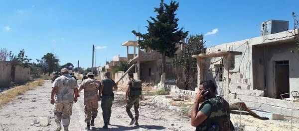 سبوتنيك ترصد رفع العلم السوري فوق معبر القنيطرة من جانبيه سبوتنيك ترصد رفع العلم السوري فوق معبر القنيطرة من جانبيه - سبوتنيك عربي