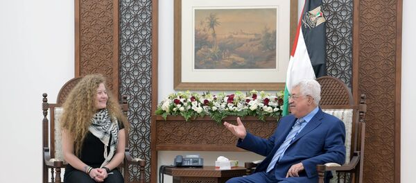 عهد التميمي وعباس عهد التميمي وعباس - سبوتنيك عربي