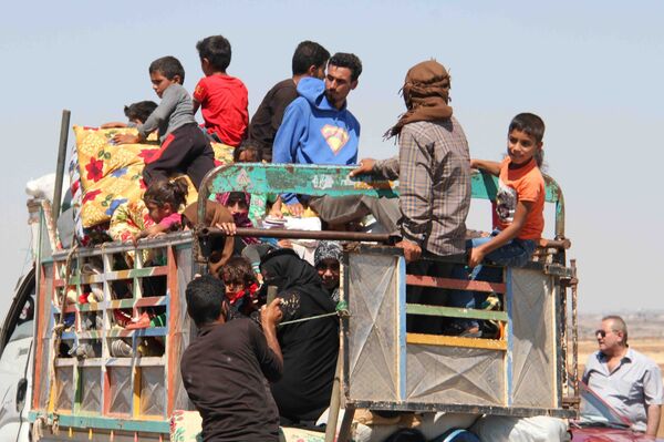 عودة 16 ألف عائلة مُهجّرة لبلداتها شرقي درعا خلال يومين - سبوتنيك عربي