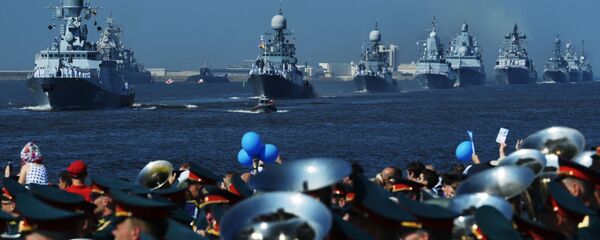 سفن الأسطول البحري الروسي تشارك في العرض العسكري البحري في كرونشتادت في سان بطرسبورغ سفن الأسطول البحري الروسي تشارك في العرض العسكري البحري في كرونشتادت في سان بطرسبورغ - سبوتنيك عربي