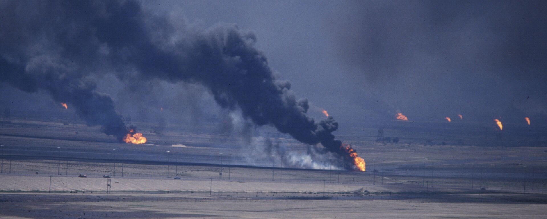 حرق آبار النفط خلال غزو الكويت - سبوتنيك عربي, 1920, 17.01.2021