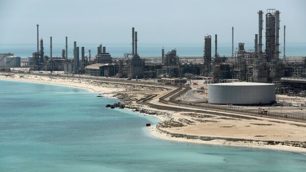 مشهد عام لمصفاة أرامكو السعودية رأس تنورة وتكرير النفط في المملكة العربية السعودية - سبوتنيك عربي